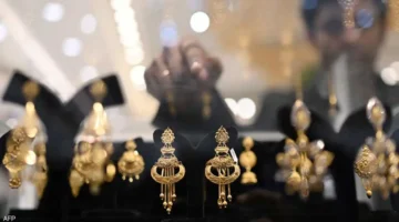 هدوء حذر بالأسواق.. توقف مفاجئ لحركة بيع وشراء الذهب في مصر اليوم